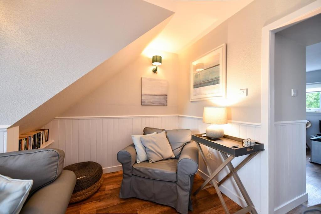 3 Bedroom Townhouse Right On The Harbour Isle of Whithorn Экстерьер фото